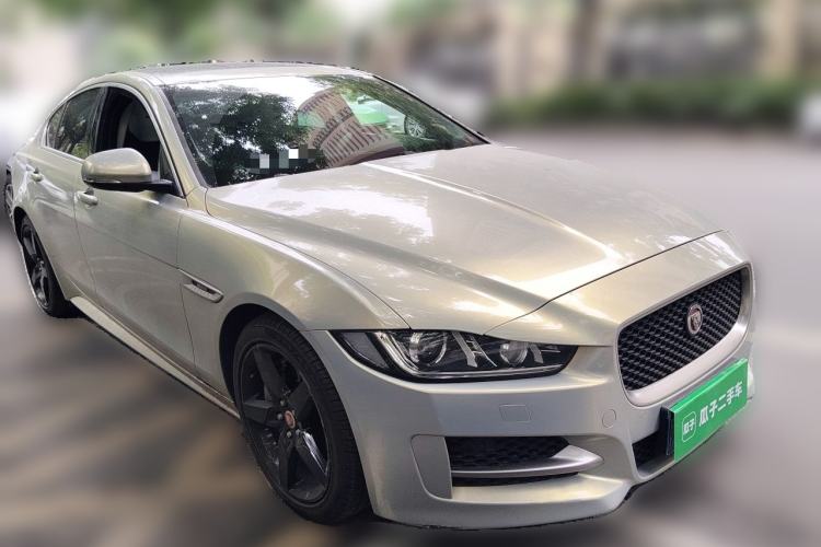 Used Jaguar XE 2018 2.0T 200 PS Two-Wheel-Drive R-Sport Sport Edition Front Right 45 Deg