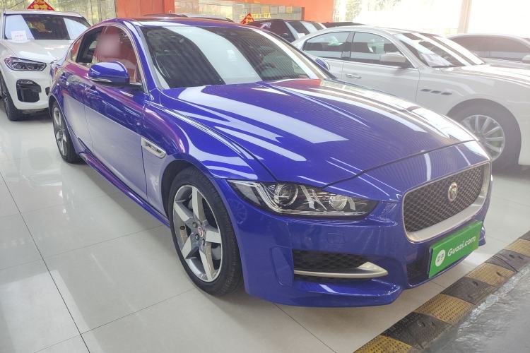 Used Jaguar XE 2018 2.0T 250 PS Two-Wheel-Drive R-Sport Sport Edition Front Right 45 Deg