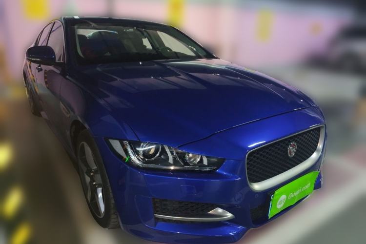 Used Jaguar XE 2018 2.0T 300 PS All-Wheel-Drive R-Sport Sport Edition Front Right 45 Deg