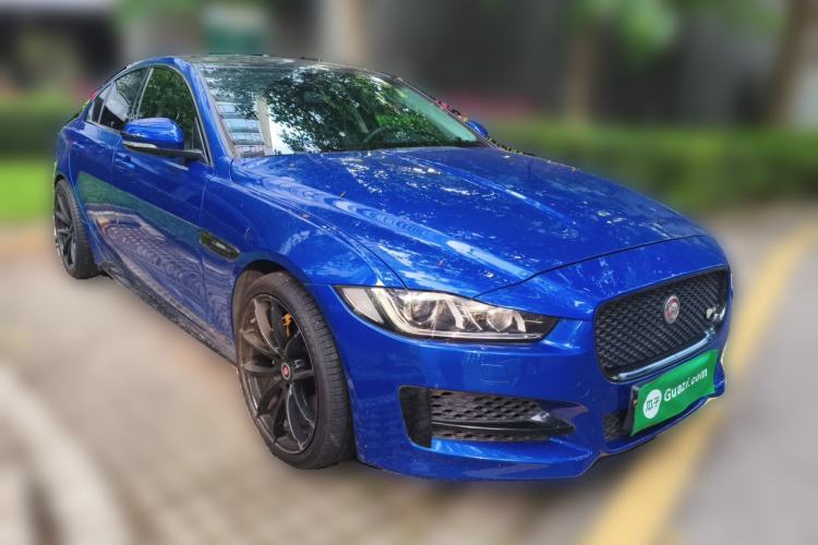 Used Jaguar XE 2018 2.0T 250 PS Two-Wheel-Drive R-Sport Sport Edition Front Right 45 Deg