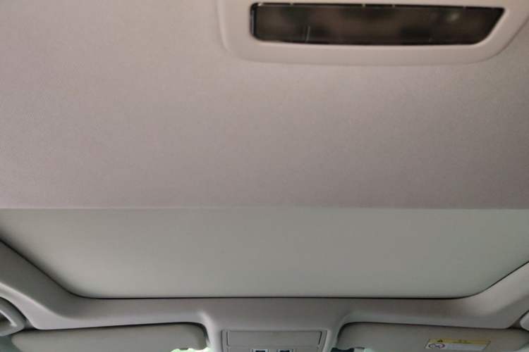 Used Jaguar XE 2018 2.0T 200 PS Two-Wheel-Drive R-Sport Sport Edition Headliner