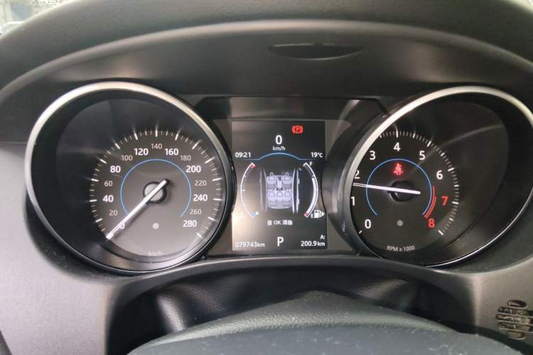 Used Jaguar XE 2018 2.0T 200 PS Two-Wheel-Drive R-Sport Sport Edition Instrument Cluster