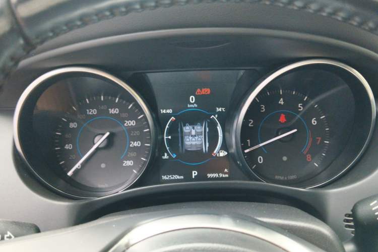 Used Jaguar XE 2018 2.0T 250 PS Two-Wheel-Drive R-Sport Sport Edition Instrument Cluster