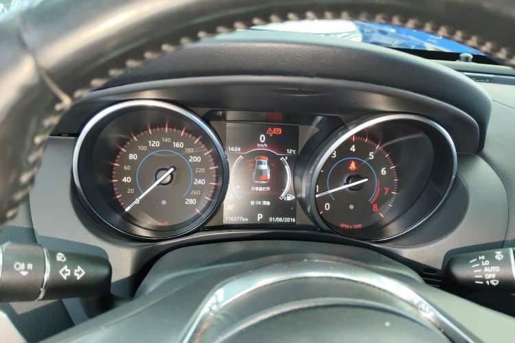 Used Jaguar XE 2018 2.0T 200 PS Two-Wheel-Drive R-Sport Sport Edition Instrument Cluster