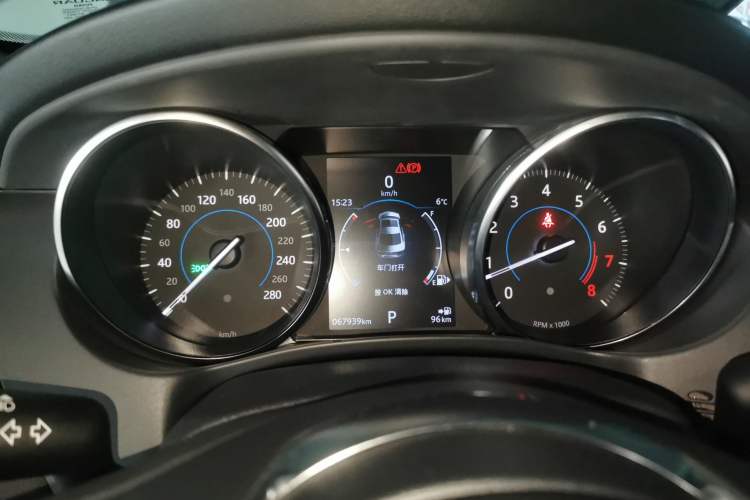 Used Jaguar XE 2018 2.0T 300 PS All-Wheel-Drive R-Sport Sport Edition Instrument Cluster