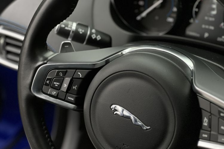 Used Jaguar XE 2018 2.0T 250 PS Two-Wheel-Drive R-Sport Sport Edition Interior 1