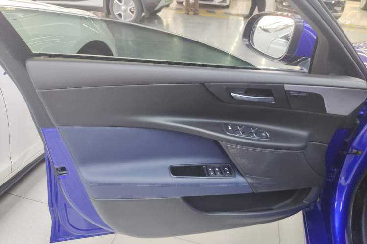 Used Jaguar XE 2018 2.0T 250 PS Two-Wheel-Drive R-Sport Sport Edition Left Front Door Interior