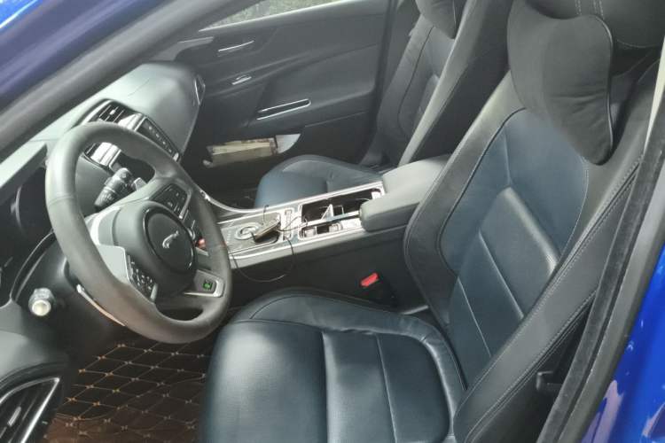 Used Jaguar XE 2018 2.0T 250 PS Two-Wheel-Drive R-Sport Sport Edition Left Front Seat