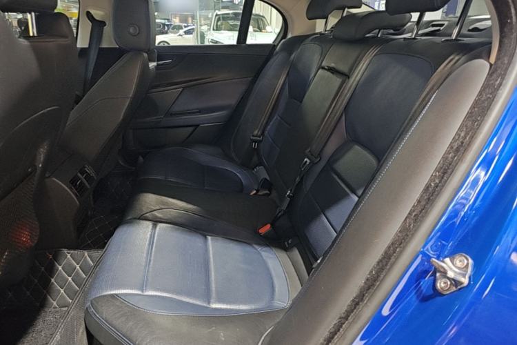 Used Jaguar XE 2018 2.0T 250 PS Two-Wheel-Drive R-Sport Sport Edition Left Rear Seat