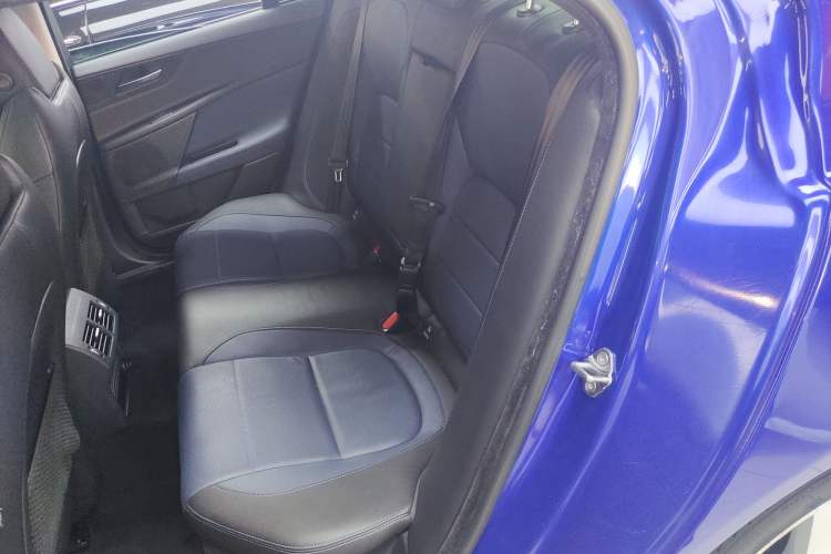 Used Jaguar XE 2018 2.0T 250 PS Two-Wheel-Drive R-Sport Sport Edition Left Rear Seat