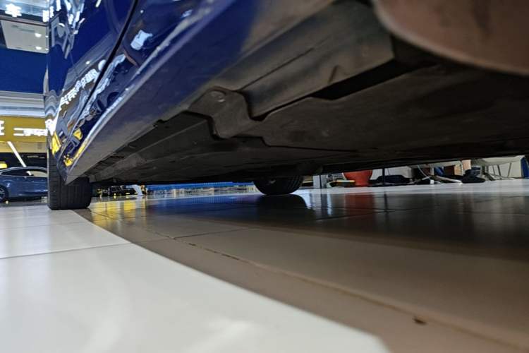 Used Jaguar XE 2018 2.0T 250 PS Two-Wheel-Drive R-Sport Sport Edition Left Side Sill