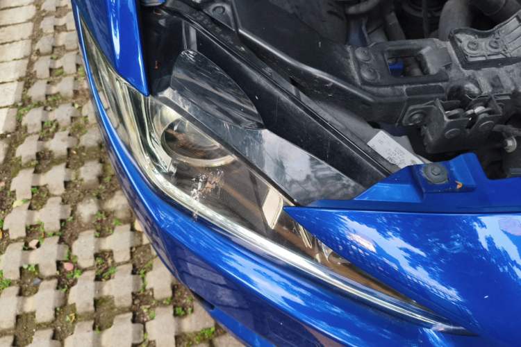 Used Jaguar XE 2018 2.0T 250 PS Two-Wheel-Drive R-Sport Sport Edition Right Front Headlight