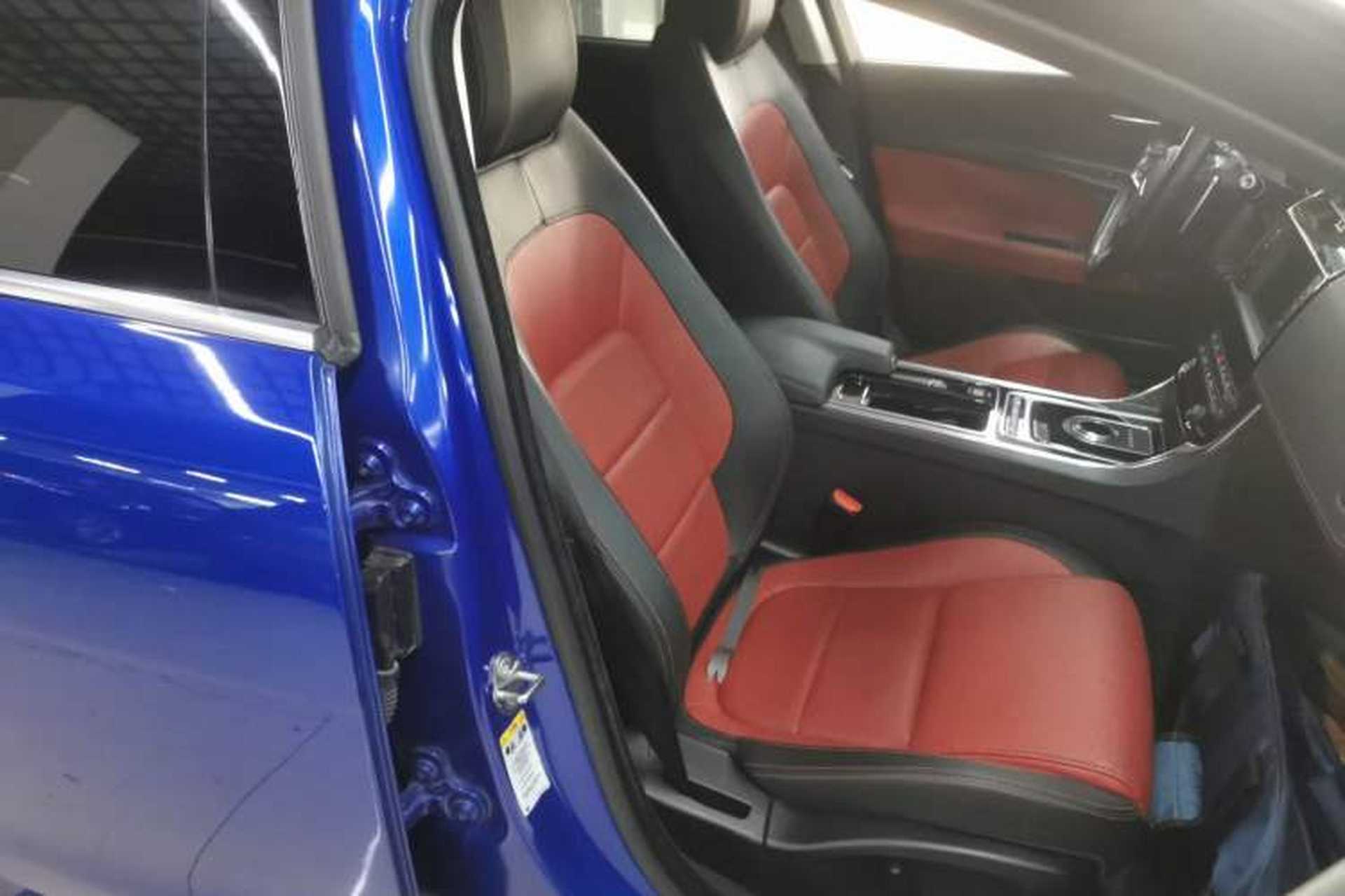 Used Jaguar XE 2018 2.0T 300 PS All-Wheel-Drive R-Sport Sport Edition Right Front Seat