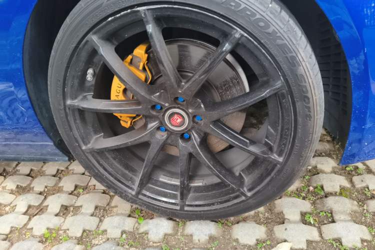 Used Jaguar XE 2018 2.0T 250 PS Two-Wheel-Drive R-Sport Sport Edition Right Front Wheel Hub