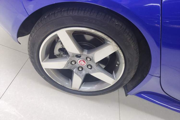 Used Jaguar XE 2018 2.0T 250 PS Two-Wheel-Drive R-Sport Sport Edition Right Rear Wheel Hub
