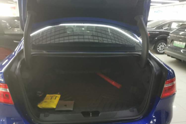 Used Jaguar XE 2018 2.0T 300 PS All-Wheel-Drive R-Sport Sport Edition Trunk