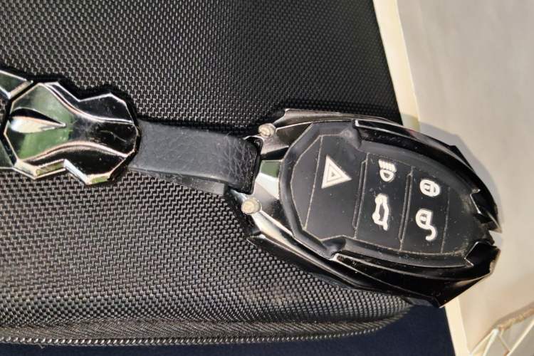 Used Jaguar XE 2018 2.0T 200 PS Two-Wheel-Drive R-Sport Sport Edition Vehicle Key