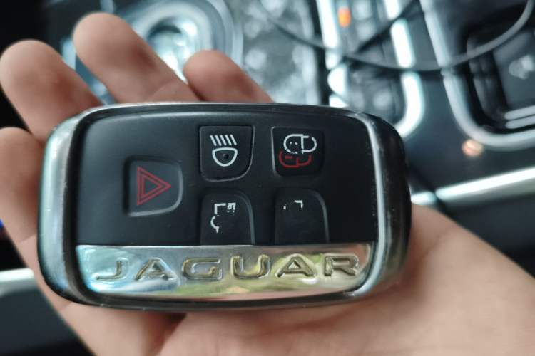 Used Jaguar XE 2018 2.0T 250 PS Two-Wheel-Drive R-Sport Sport Edition Vehicle Key