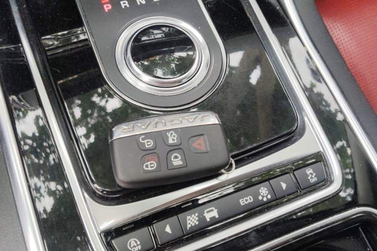 Used Jaguar XE 2018 2.0T 300 PS All-Wheel-Drive R-Sport Sport Edition Vehicle Key