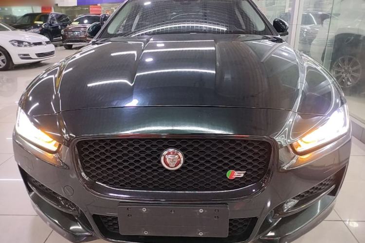 Used Jaguar XE 2018 2.0T 200 PS Two-Wheel-Drive R-Sport Sport Edition Front