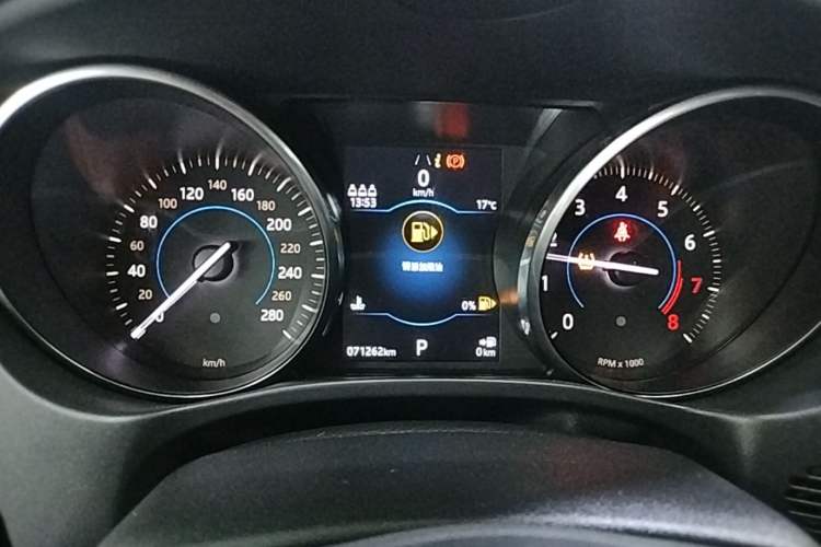Used Jaguar XE 2018 2.0T 200 PS Two-Wheel-Drive R-Sport Sport Edition Instrument Cluster