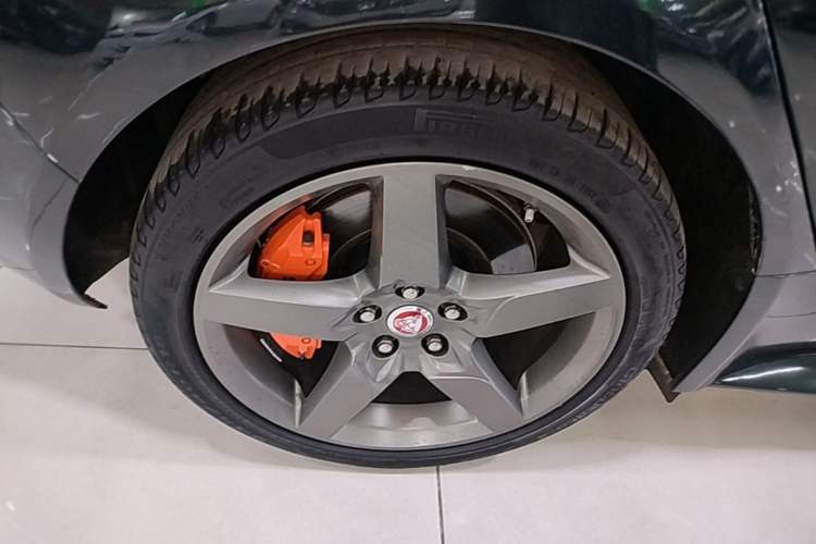 Used Jaguar XE 2018 2.0T 200 PS Two-Wheel-Drive R-Sport Sport Edition Right Rear Wheel Hub