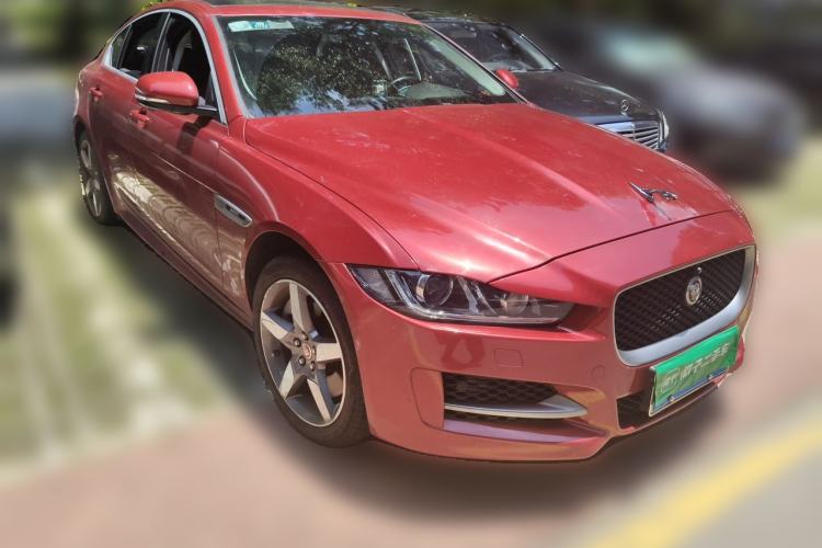 Used Jaguar XE 2018 2.0T 300 PS All-Wheel-Drive R-Sport Sport Edition Front Right 45 Deg