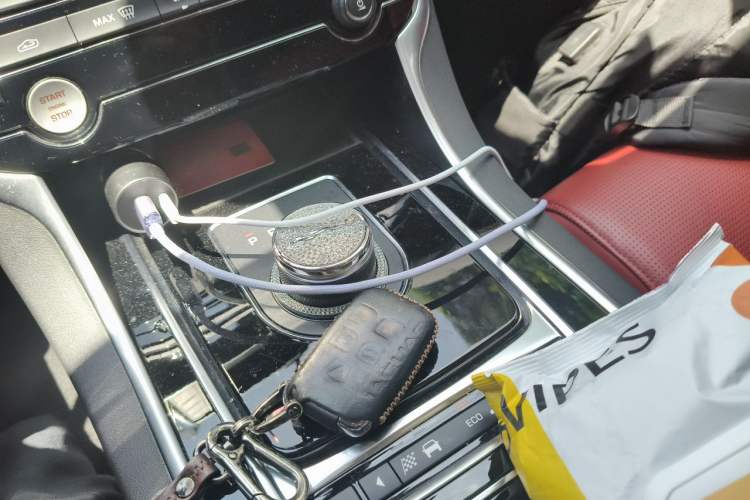 Used Jaguar XE 2018 2.0T 300 PS All-Wheel-Drive R-Sport Sport Edition Gear Lever