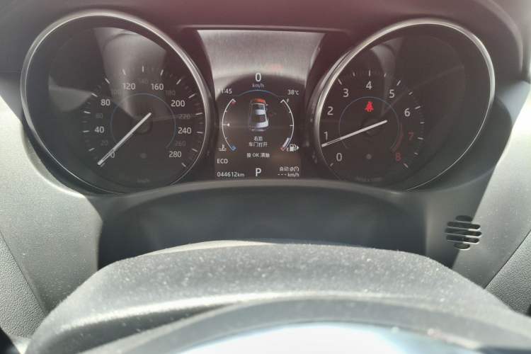 Used Jaguar XE 2018 2.0T 300 PS All-Wheel-Drive R-Sport Sport Edition Odometer Close Up
