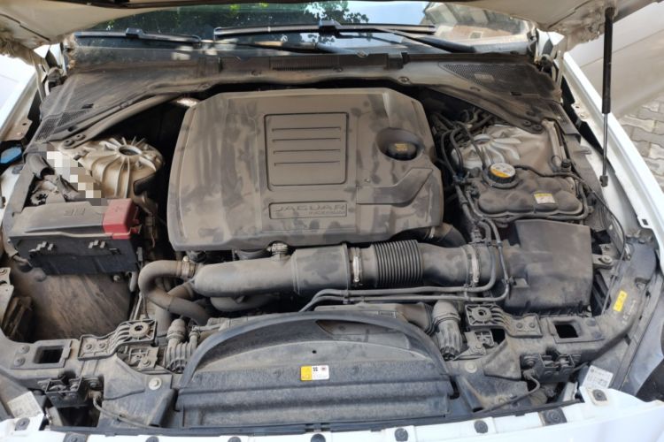 Used Jaguar XE 2018 2.0T 200 PS Two-Wheel-Drive R-Sport Sport Edition Engine Bay