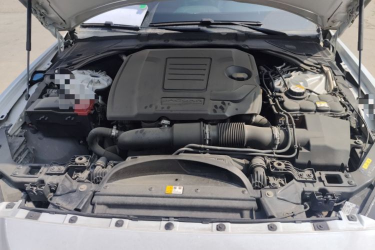 Used Jaguar XE 2018 2.0T 200 PS Two-Wheel-Drive R-Sport Sport Edition Engine Bay
