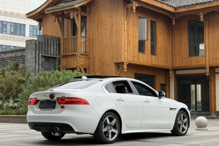 Used Jaguar XE 2018 2.0T 300 PS All-Wheel-Drive R-Sport Sport Edition Exterior 1