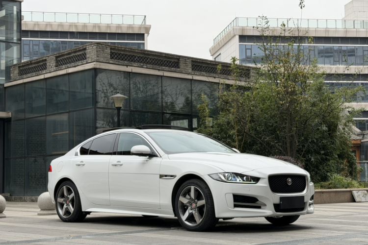 Used Jaguar XE 2018 2.0T 300 PS All-Wheel-Drive R-Sport Sport Edition Exterior 5