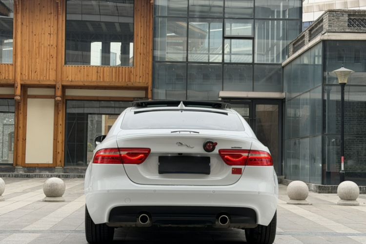 Used Jaguar XE 2018 2.0T 300 PS All-Wheel-Drive R-Sport Sport Edition Exterior 6