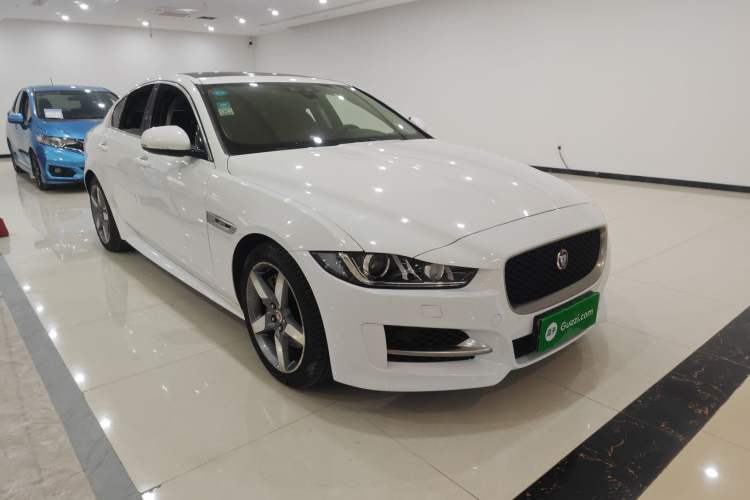 Used Jaguar XE 2018 2.0T 200 PS Two-Wheel-Drive R-Sport Sport Edition Front Right 45 Deg