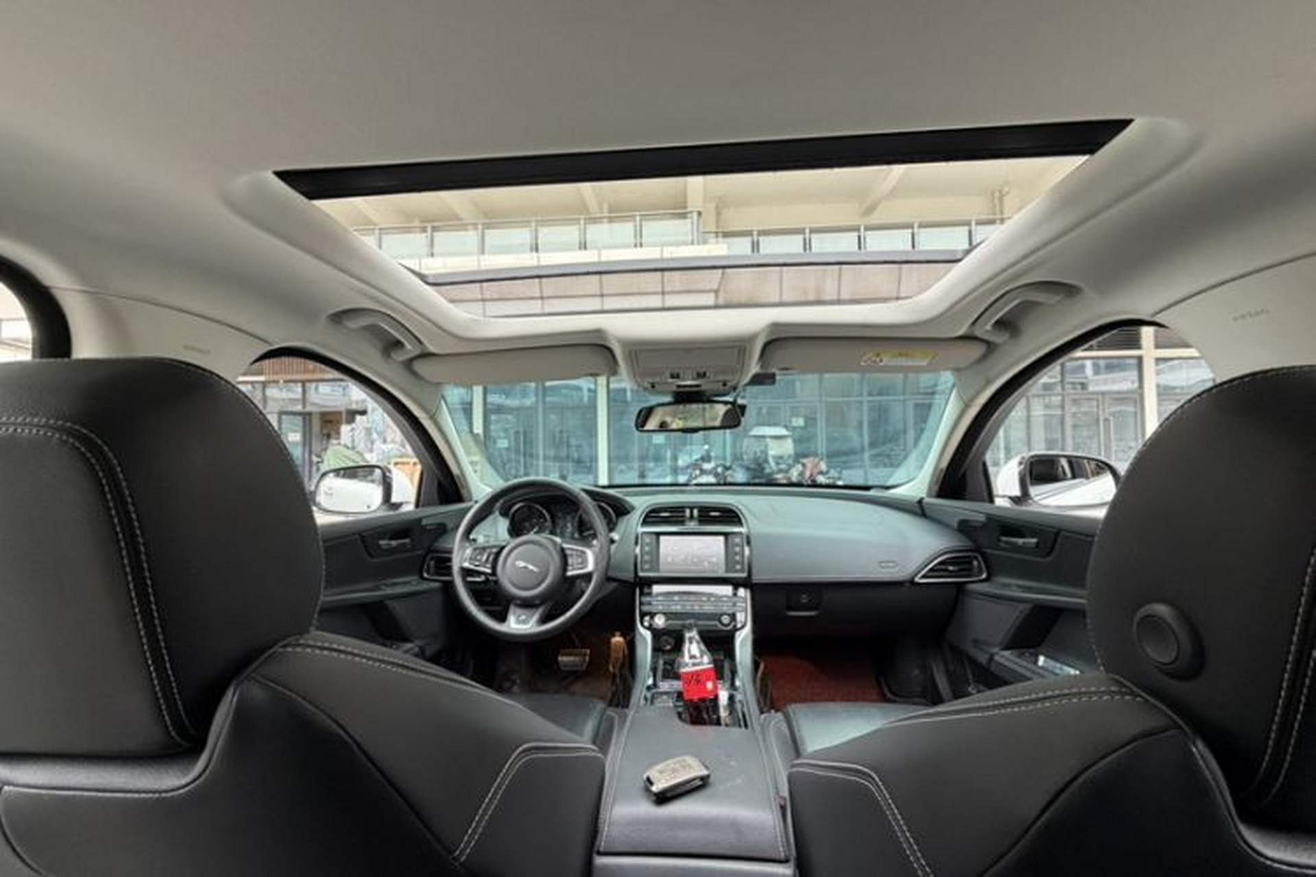 Used Jaguar XE 2018 2.0T 300 PS All-Wheel-Drive R-Sport Sport Edition Headliner