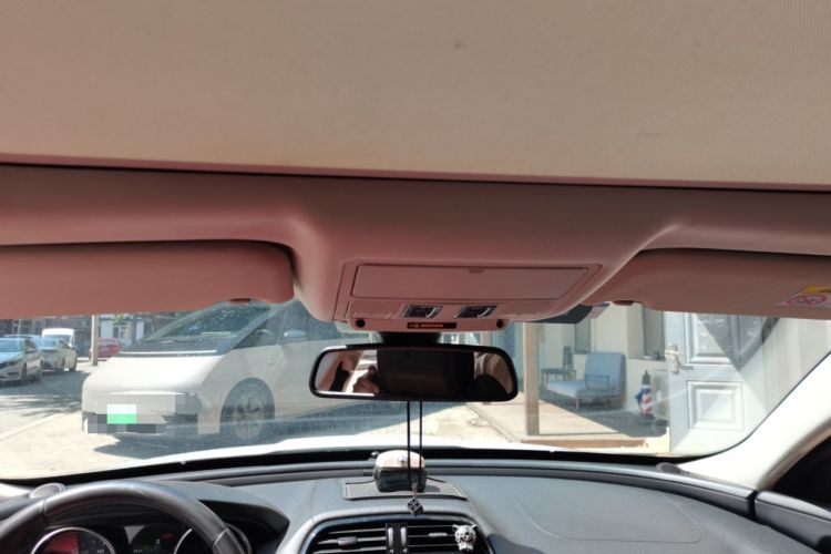 Used Jaguar XE 2018 2.0T 200 PS Two-Wheel-Drive R-Sport Sport Edition Headliner