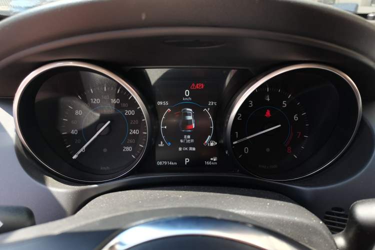 Used Jaguar XE 2018 2.0T 200 PS Two-Wheel-Drive R-Sport Sport Edition Instrument Cluster