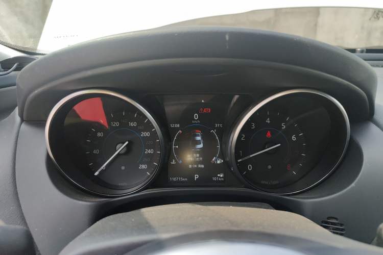 Used Jaguar XE 2018 2.0T 200 PS Two-Wheel-Drive R-Sport Sport Edition Instrument Cluster