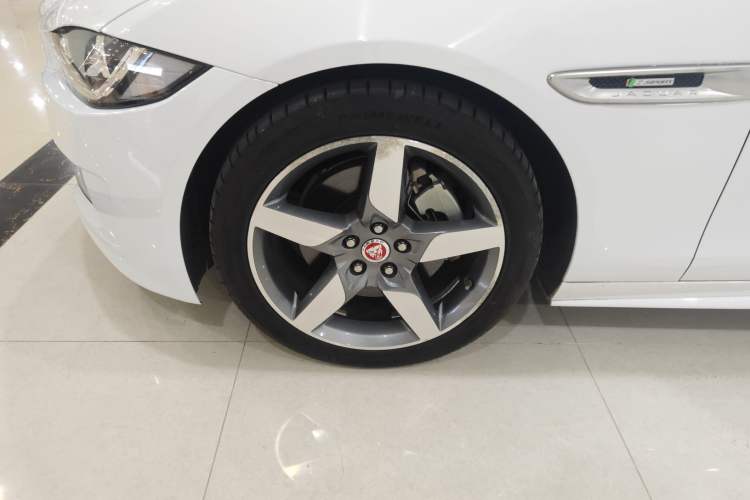 Used Jaguar XE 2018 2.0T 200 PS Two-Wheel-Drive R-Sport Sport Edition Left Front Wheel Hub