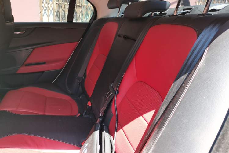Used Jaguar XE 2018 2.0T 200 PS Two-Wheel-Drive R-Sport Sport Edition Left Rear Seat