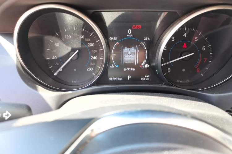 Used Jaguar XE 2018 2.0T 200 PS Two-Wheel-Drive R-Sport Sport Edition Odometer Close Up