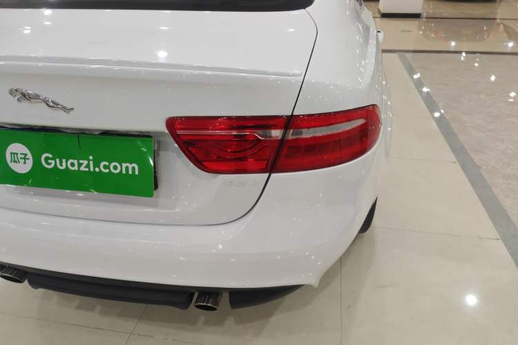 Used Jaguar XE 2018 2.0T 200 PS Two-Wheel-Drive R-Sport Sport Edition Right Rear Taillight