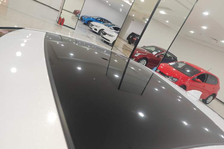Used Jaguar XE 2018 2.0T 200 PS Two-Wheel-Drive R-Sport Sport Edition Roof