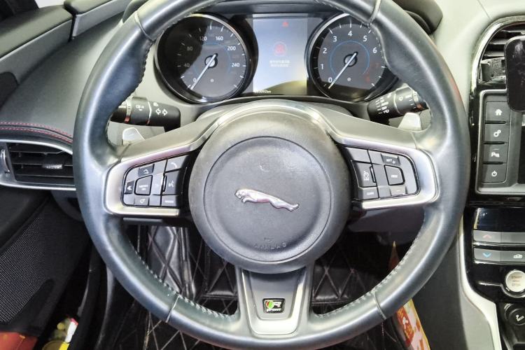 Used Jaguar XE 2018 2.0T 200 PS Two-Wheel-Drive R-Sport Sport Edition Steering Wheel