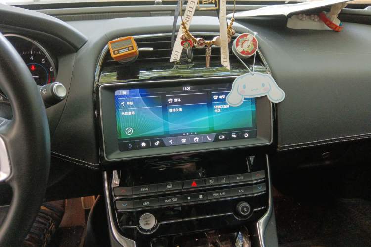 Used Jaguar XE 2019 2.0T 300 PS All-Wheel-Drive Landmark Edition Audio And AC Panel