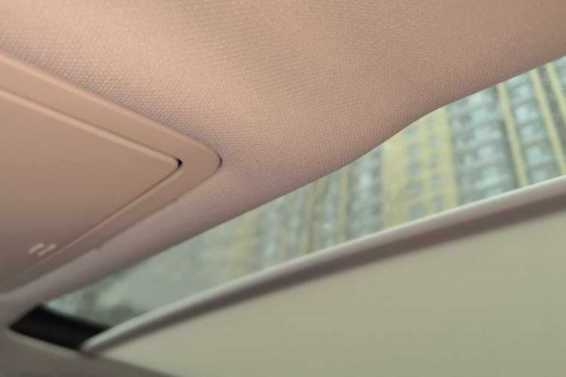Used Jaguar XE 2019 2.0T 300 PS All-Wheel-Drive Landmark Edition Headliner