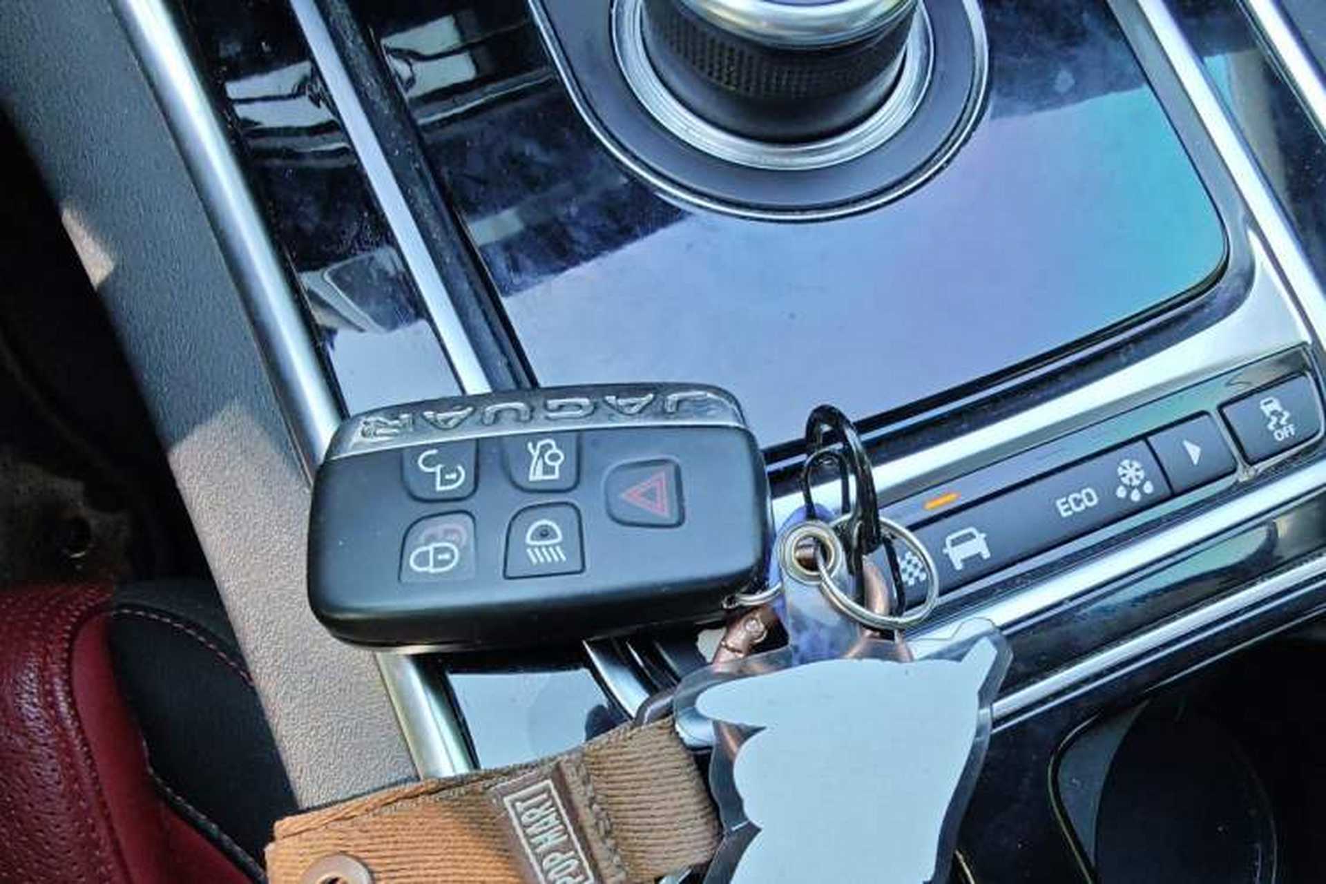 Used Jaguar XE 2019 2.0T 300 PS All-Wheel-Drive Landmark Edition Vehicle Key