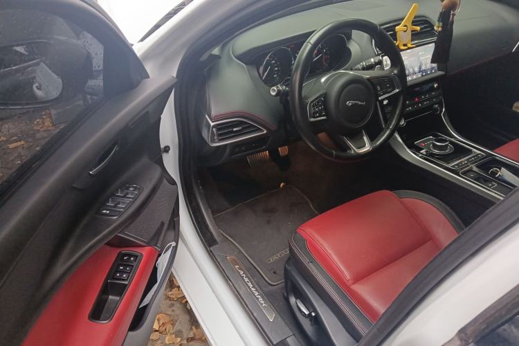 Used Jaguar XE 2019 2.0T 300 PS All-Wheel-Drive Landmark Edition Driver Seat