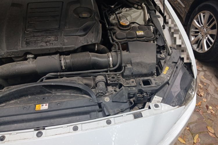 Used Jaguar XE 2019 2.0T 300 PS All-Wheel-Drive Landmark Edition Engine Bay Left
